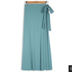 The Gallery Collection Point Side Smoke Blue Wrap Skirt NWOT